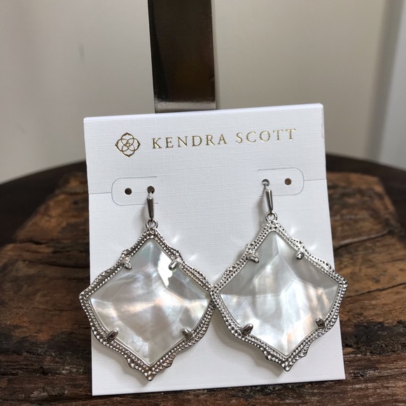 NWT Kendra Scott Silver Ivory MOP Kirsten’s! - Picture 3 of 10